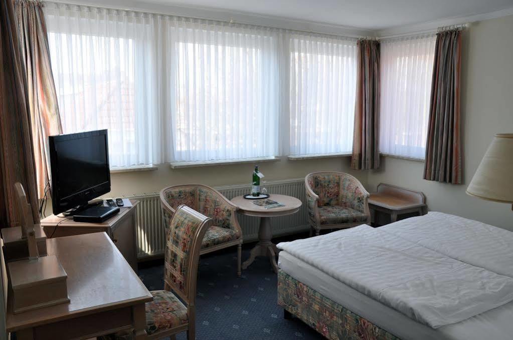 Boutique-Hotel Zur Alten Post บือซุม ภายนอก รูปภาพ
